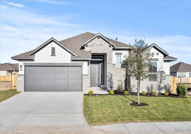 Photo 1 of Sale Pending at 3731 Moru Oak Dr, Seguin, TX 78155 | MLS# 1919717 | Listing updated on 2025-11-24