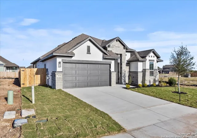 Photo 2 of Sale Pending at 3731 Moru Oak Dr, Seguin, TX 78155 | MLS# 1919717 | Listing updated on 2025-11-24