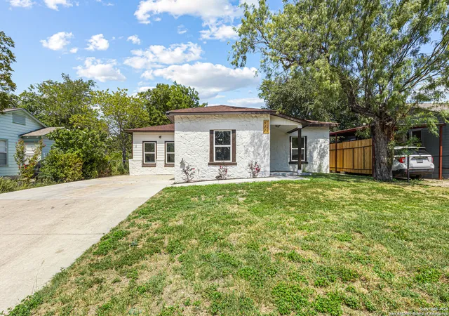 2nd image of 911 W Wildwood, San Antonio, TX 78201 | MLS# 1919725