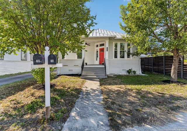 Photo 2 of Single family home for sale at 2007 S Presa St, San Antonio, TX 78210 | MLS# 1919837 | Listing updated on 2026-01-29