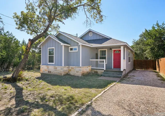 Homes for sale in Bandera, TX | 636 Skyline Dr, Bandera, TX 78003 | MLS# 1919844