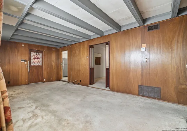2nd image of 2742 W Craig Pl, San Antonio, TX 78228 | MLS# 1919862
