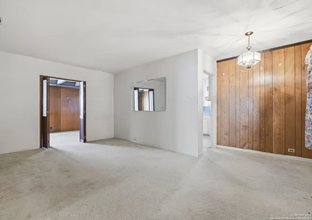 4th image of 2742 W Craig Pl, San Antonio, TX 78228 | MLS# 1919862