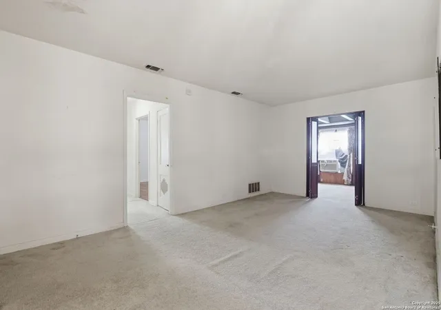 5th image of 2742 W Craig Pl, San Antonio, TX 78228 | MLS# 1919862