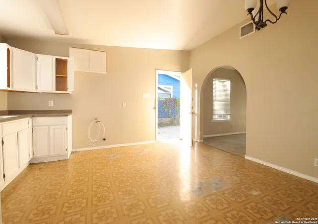 Photo 2 of Single family home for sale at 164 Grapeland, San Antonio, TX 78214 | MLS# 1919868 | Listing updated on 2025-12-31