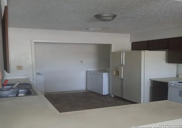 Photo 3 of House for sale at 7509 Windsor Oaks, San Antonio, TX 78239 | MLS# 1919881 | Listing updated on 2026-01-08