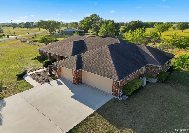 3rd image of 212 Sunbelt Loop E, Seguin, TX 78155 | MLS# 1919929