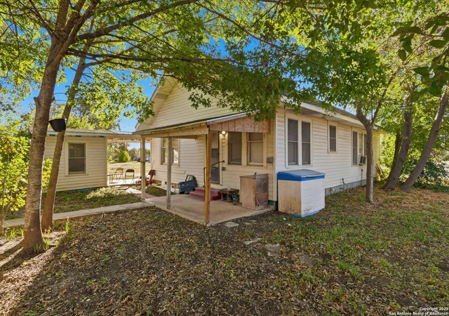 1st image of 603 E Court, Seguin, TX 78155 | MLS# 1919938