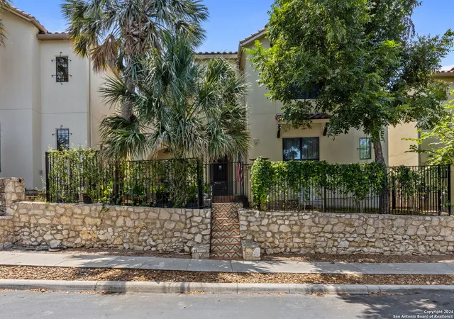 2nd image of 246 Brahan Blvd, San Antonio, TX 78215 | MLS# 1920014