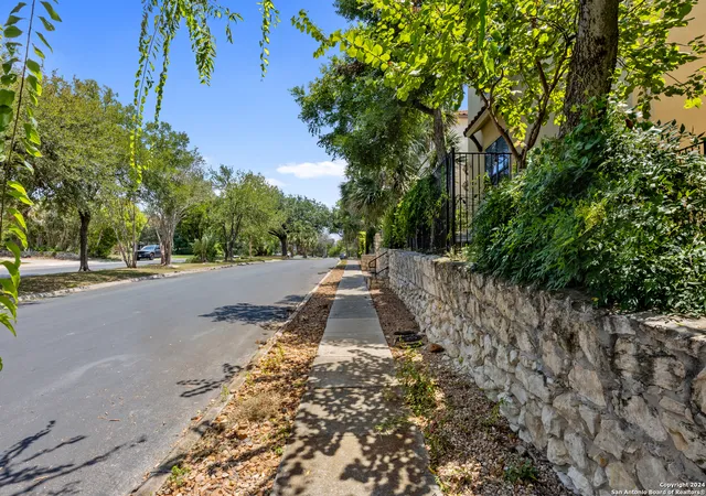 42nd image of 246 Brahan Blvd, San Antonio, TX 78215 | MLS# 1920014