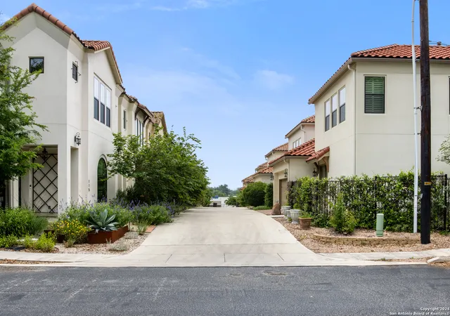 5th image of 246 Brahan Blvd, San Antonio, TX 78215 | MLS# 1920014