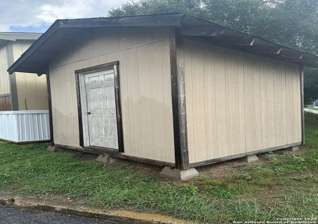 Photo 3 of Manufactured home for sale at 8622 S Zarzamora St Lot 432, San Antonio, TX 78224 | MLS# 1920067 | Listing updated on 2025-12-03