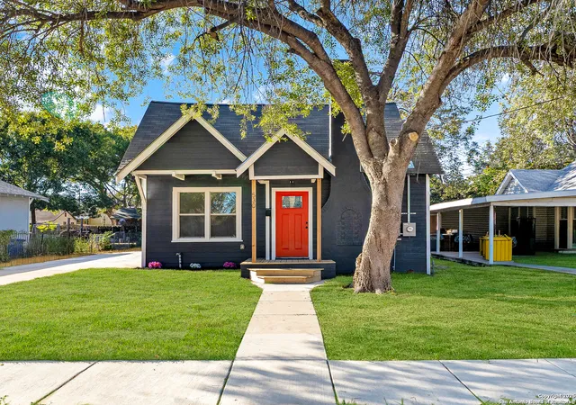 Photo 1 of Sale Pending at 530 Kirk Pl, San Antonio, TX 78225 | MLS# 1920075 | Listing updated on 2025-12-03