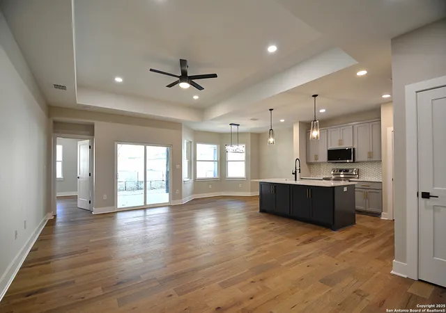 Photo 3 of Single family home for sale at 1806 Chateau Ln, Kerrville, TX 78028 | MLS# 1920135 | Listing updated on 2025-11-14