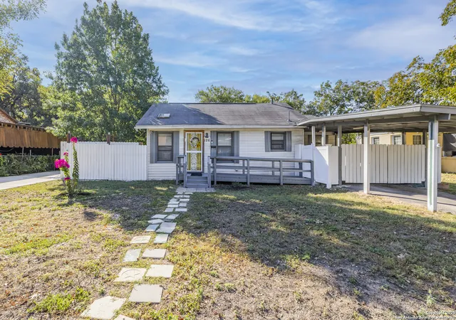 Photo 1 of Single family home for sale at 126 Benita St, San Antonio, TX 78210 | MLS# 1920156 | Listing updated on 2026-03-20