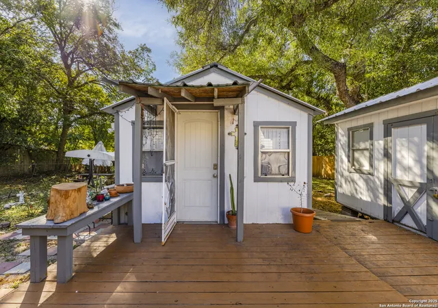 Photo 2 of Single family home for sale at 126 Benita St, San Antonio, TX 78210 | MLS# 1920156 | Listing updated on 2026-03-20