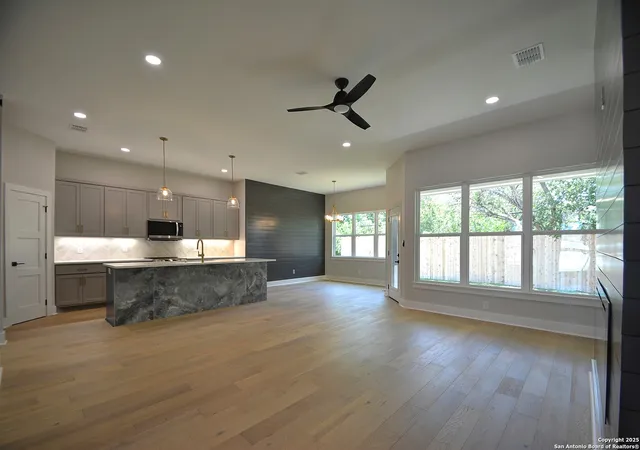 Photo 4 of Single family home for sale at 513 Conner Ct, Kerrville, TX 78028 | MLS# 1920157 | Listing updated on 2025-11-14