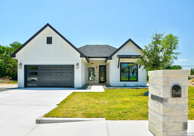 Photo 1 of Single family home for sale at 513 Conner Ct, Kerrville, TX 78028 | MLS# 1920157 | Listing updated on 2025-11-14