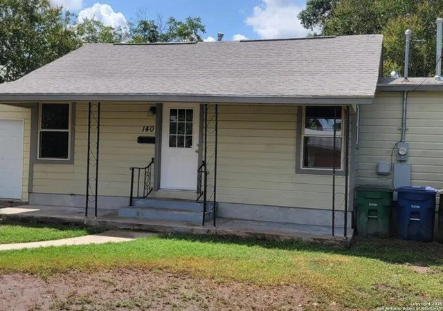 Photo 2 of Multi family home for sale at 140 Vanderbilt, San Antonio, TX 78210 | MLS# 1920168 | Listing updated on 2025-11-03