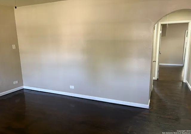 Photo 3 of Multi family home for sale at 140 Vanderbilt, San Antonio, TX 78210 | MLS# 1920168 | Listing updated on 2025-11-03