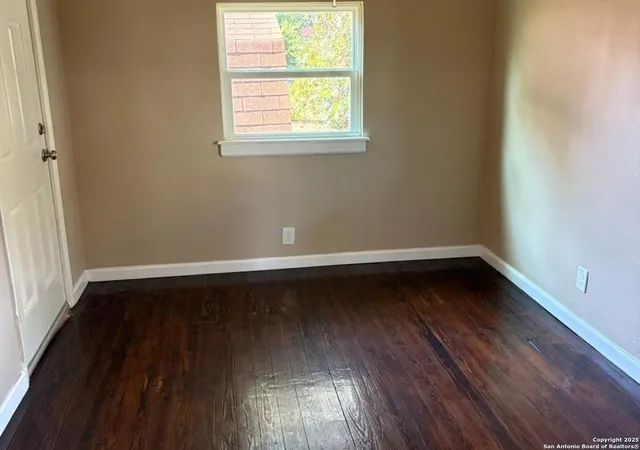 Photo 4 of Multi family home for sale at 140 Vanderbilt, San Antonio, TX 78210 | MLS# 1920168 | Listing updated on 2025-11-03