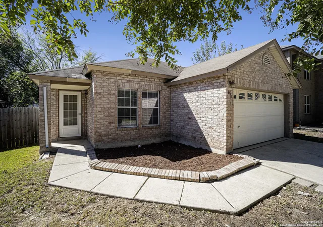 Photo 2 of Sale Pending at 8335 Tavern, San Antonio, TX 78254 | MLS# 1920191 | Listing updated on 2025-12-11