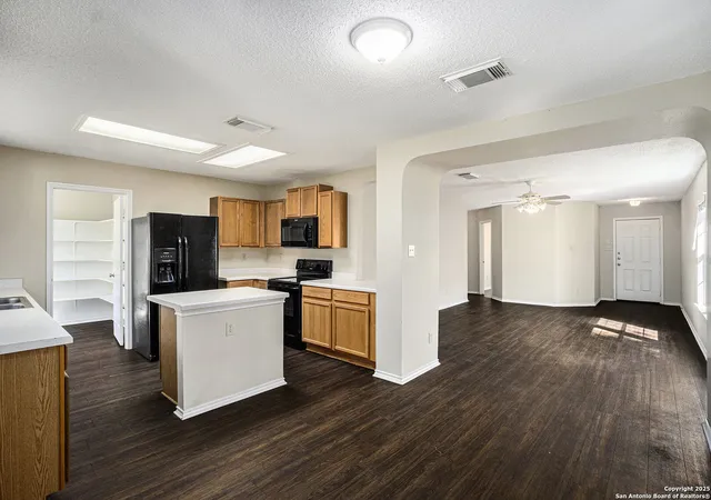 Photo 4 of Sale Pending at 8335 Tavern, San Antonio, TX 78254 | MLS# 1920191 | Listing updated on 2025-12-11