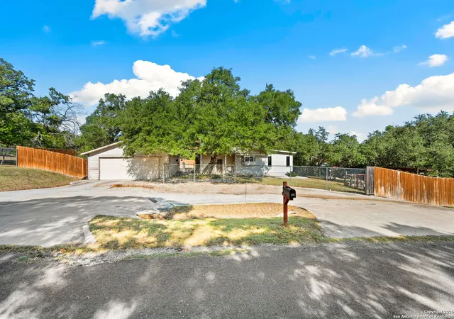 Photo 1 of Sale Pending at 835 Tecumseh, San Antonio, TX 78260 | MLS# 1920200 | Listing updated on 2025-11-30