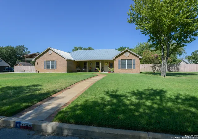Photo 1 of Single family home for sale at 1333 Continental Dr S, Pleasanton, TX 78064 | MLS# 1920211 | Listing updated on 2025-12-20