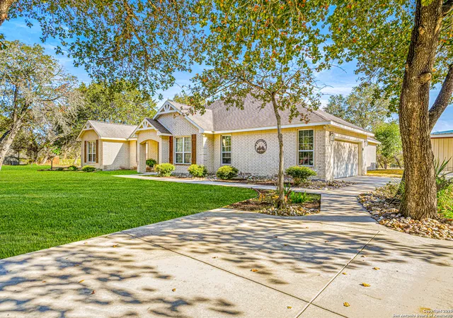 2nd image of 412 Cimarron, Floresville, TX 78114 | MLS# 1920212
