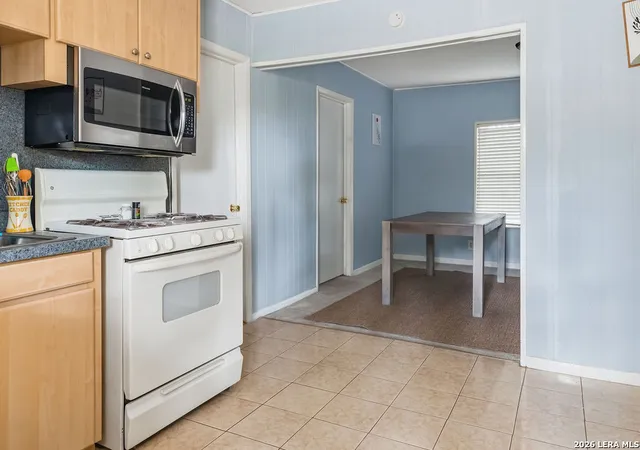 Photo 2 of Single family home for sale at 1117 Standish, Floresville, TX 78114 | MLS# 1920257 | Listing updated on 2026-09-10