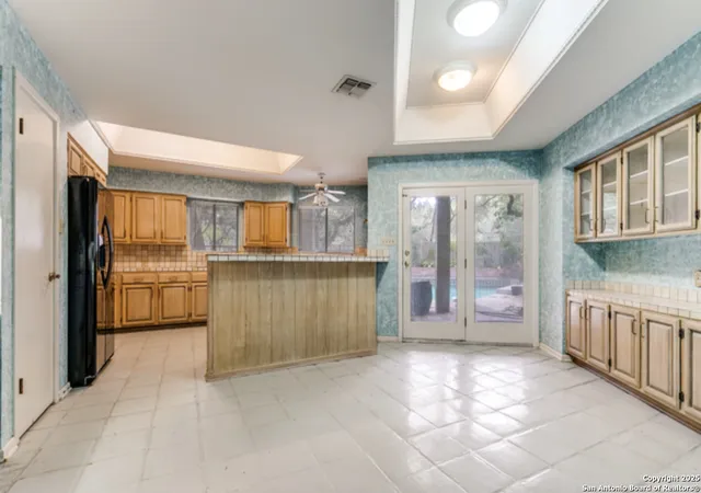 Photo 3 of Sale Pending at 3615 Hunters Point, San Antonio, TX 78230 | MLS# 1920278 | Listing updated on 2025-11-26