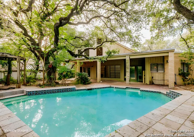 Photo 1 of Sale Pending at 3615 Hunters Point, San Antonio, TX 78230 | MLS# 1920278 | Listing updated on 2025-11-26