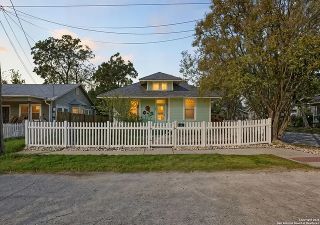 image of 125 Muth, San Antonio, TX 78208 | MLS# 1920286