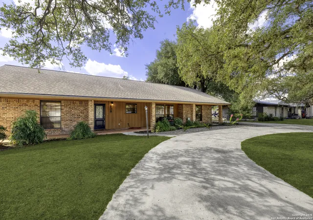 4th image of 208 S Mulberry, Luling, TX 78648 | MLS# 1920307