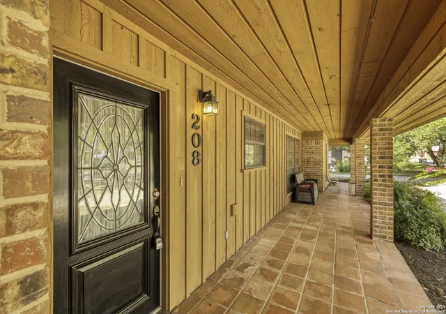 5th image of 208 S Mulberry, Luling, TX 78648 | MLS# 1920307