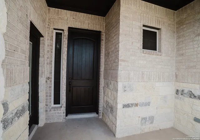 Photo 3 of Single family home for sale at 923 Salzach, New Braunfels, TX 78130 | MLS# 1920330 | Listing updated on 2026-02-14
