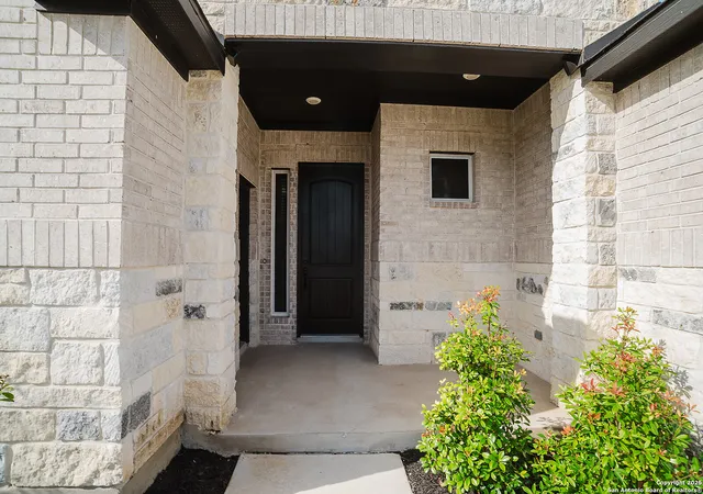 Photo 4 of Single family home for sale at 923 Salzach, New Braunfels, TX 78130 | MLS# 1920330 | Listing updated on 2026-02-14