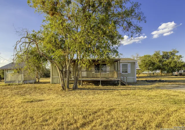 2nd image of 645 Old Luling, Lockhart, TX 78644 | MLS# 1920341