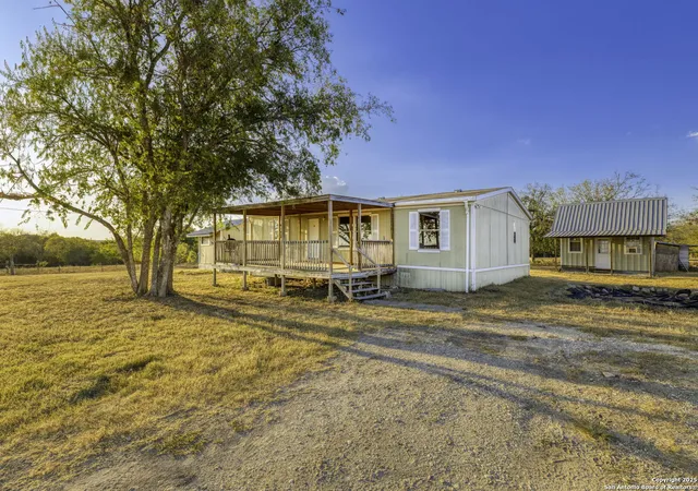 3rd image of 645 Old Luling, Lockhart, TX 78644 | MLS# 1920341