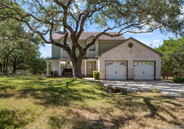 Photo 2 of Sale Pending at 9930 Ne Scenic Hills Dr, San Antonio, TX 78255 | MLS# 1920345 | Listing updated on 2025-11-27