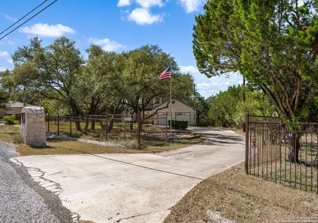 Photo 3 of Sale Pending at 9930 Ne Scenic Hills Dr, San Antonio, TX 78255 | MLS# 1920345 | Listing updated on 2025-11-27