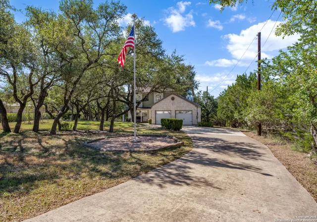 Photo 3 of Sale Pending at 9930 NE Scenic Hills Dr, San Antonio, TX 78255 | MLS# 1920345 | Listing updated on 2025-11-27