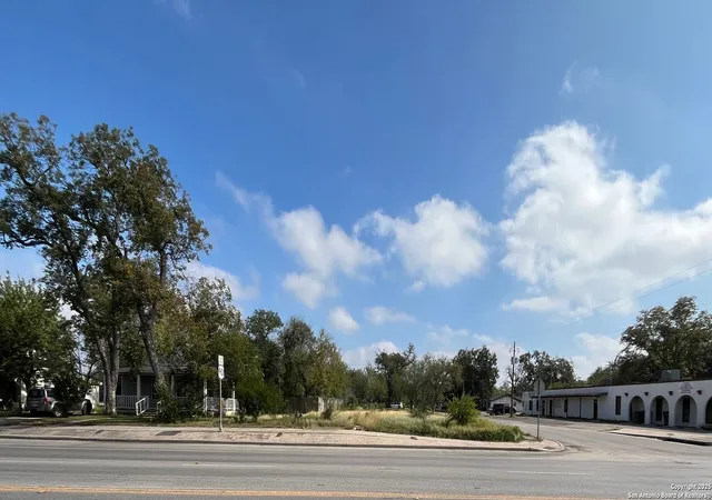 Photo 2 of Land for sale at 328 S Getty, Uvalde, TX 78801 | MLS# 1920363 | Listing updated on 2026-01-20