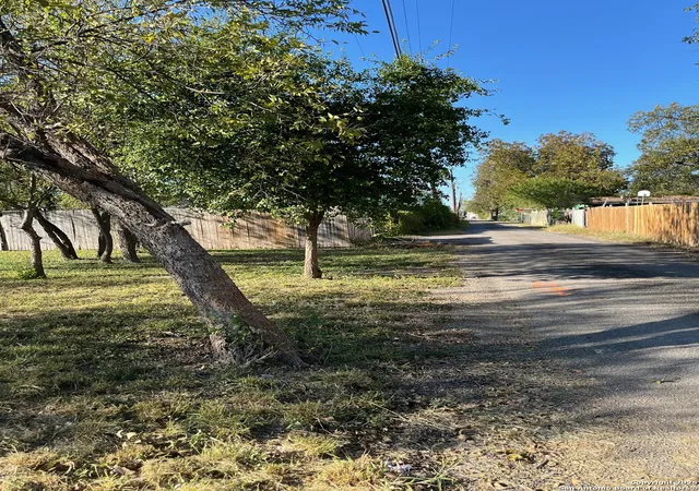 Photo 4 of Land for sale at 328 S Getty, Uvalde, TX 78801 | MLS# 1920363 | Listing updated on 2026-01-20