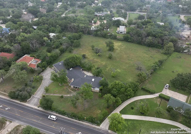 4th image of 1618 Hillcrest Dr, San Antonio, TX 78228 | MLS# 1920402