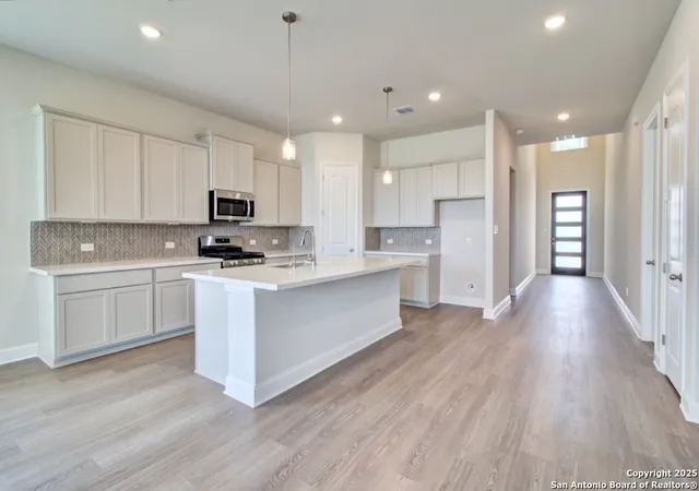 3rd image of 8016 Trail Grant, Schertz, TX 78154 | MLS# 1920404