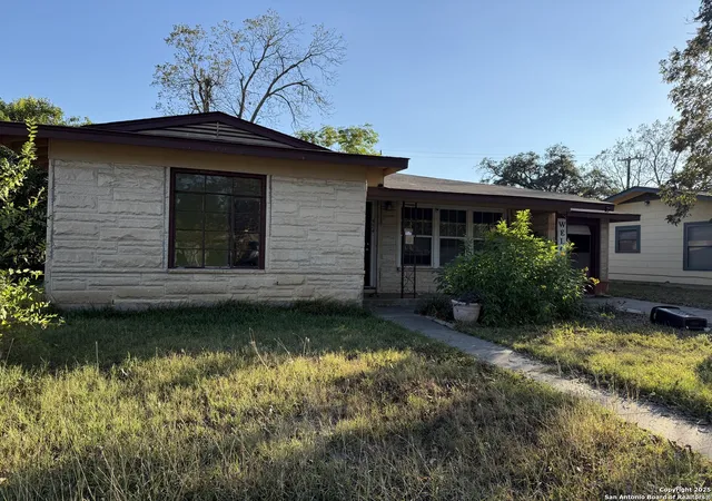 2nd image of 454 Storeywood, San Antonio, TX 78213 | MLS# 1920435