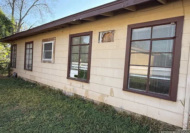 3rd image of 454 Storeywood, San Antonio, TX 78213 | MLS# 1920435