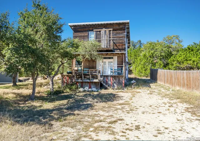 Photo 1 of Single family home for sale at 1480 Lavaca, Canyon Lake, TX 78133 | MLS# 1920494 | Listing updated on 2025-12-16